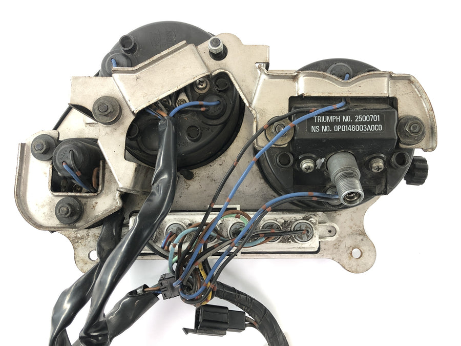 Triumph Daytona 900 T300 [1996] - Fittings Speedometer Tachometer Instruments Instrument cluster