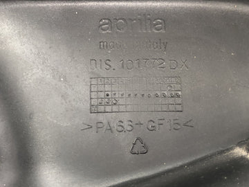 Aprilia Mille RSV 1000 ME [1999] - Carénage du conduit d'air d'admission d'air à l'avant - 0