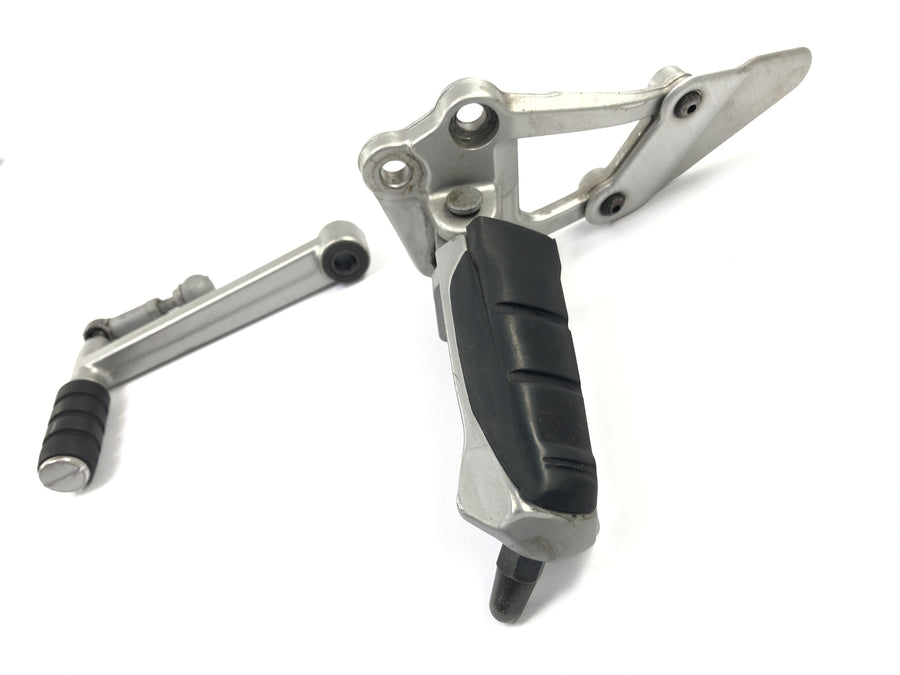BMW R 1100 S R11S [2005] - Footrest rider footrest left with gearshift pedal