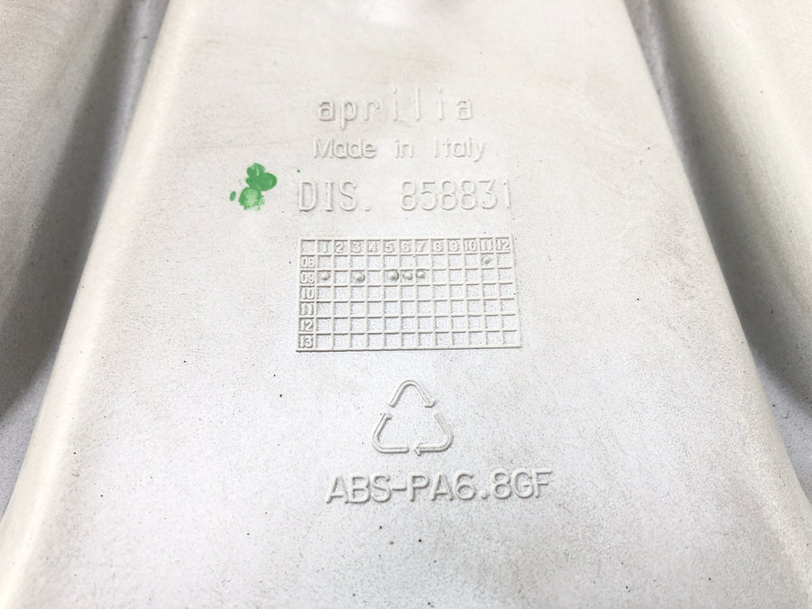 Aprilia RSV4 1000 [2010] - Tank cover front
