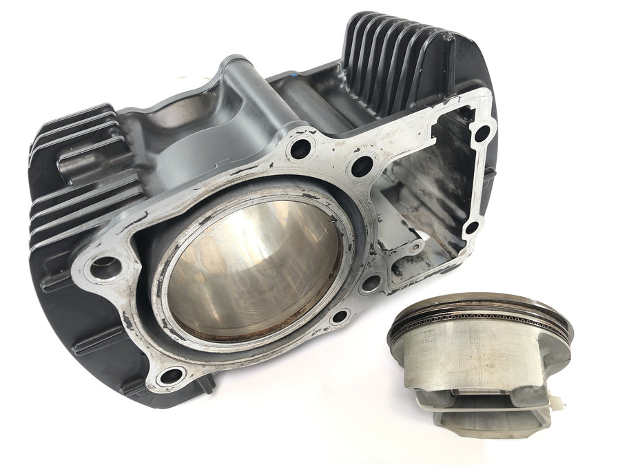 Suzuki VZ 1500 WVCU [2011] - Zylinder mit Kolben Zylinder hinten