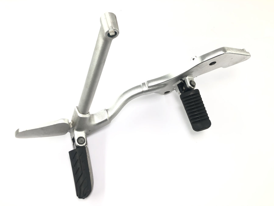 Moto Guzzi Stelvio 1200 8V [2016] - Footrest system on the right, driver's footrest and pillion passenger's footrest with bracket