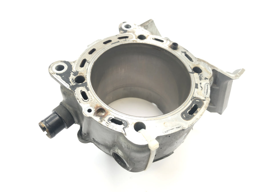 Ducati Multistrada 1200 S Touring [2009] - cylinder with piston at the front
