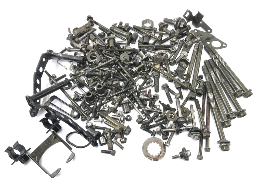 Yamaha TRX 850 4UN [1996] - leftover parts and screws mixed lot