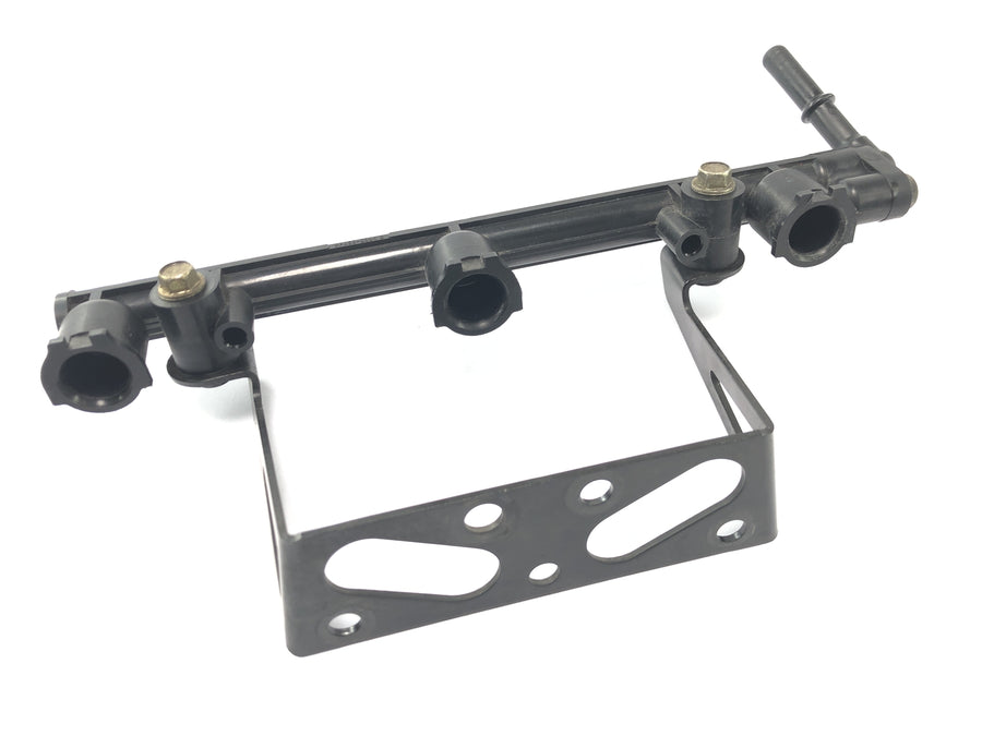 Triumph Speed Triple 1050 515NJ [2007] - Einspritzrail Halterung Kraftstoffverteiler Fuelrail