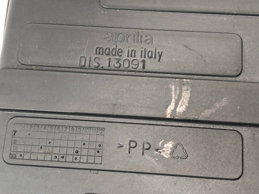 Aprilia RSV 1000 RP Mille [2001] - Fach für Steuergerät Ablagerfach