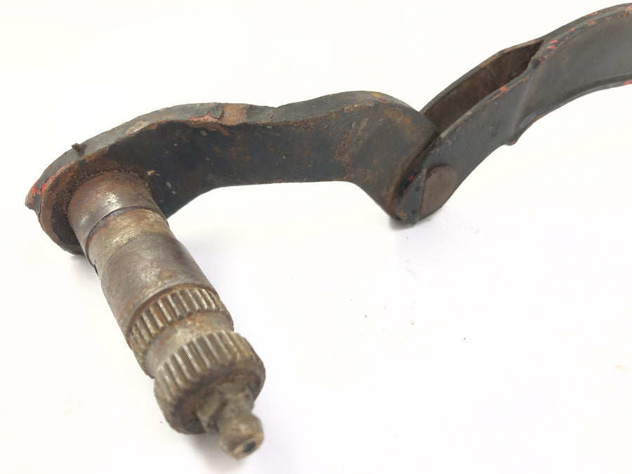 Yamaha XT 500 1U6 [1981] - Brake pedal mount with brake linkage