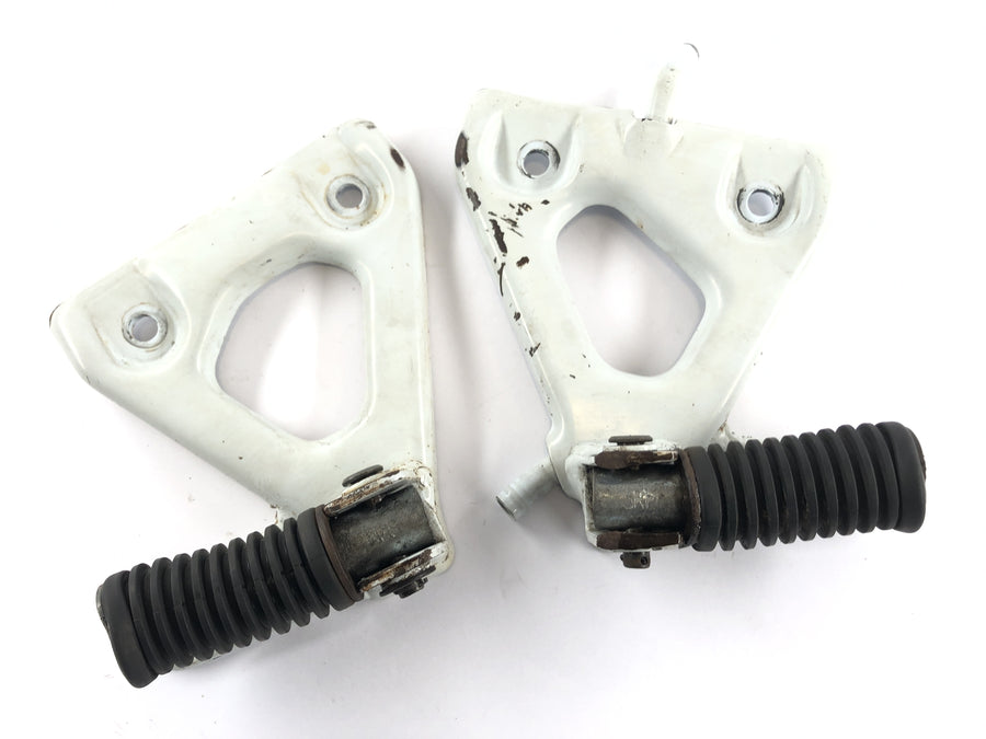 Honda XL 600 LM PD04 [1989] - Pediatric footrests with keepers on the right and left