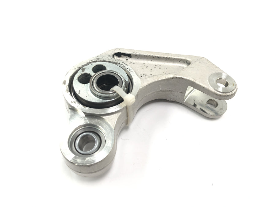 Suzuki GSX R 1100 GU74C [1987] - Shock absorber strut deflection lever
