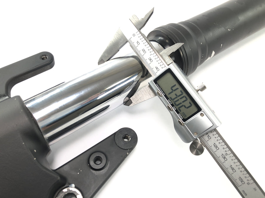 Suzuki VZ 1500 WVCU [2011] - Fork front fork telescopic fork with axle