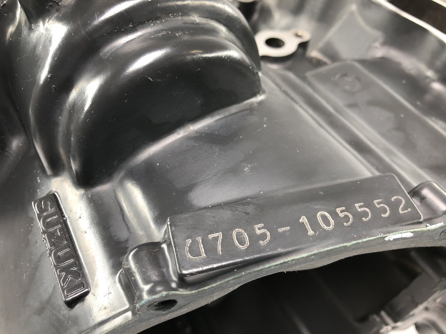 Suzuki GSX R 1100 GU74C [1987] - carter moteur carter moteur bloc moteur carter vide