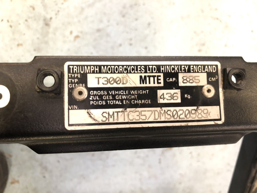 Triumph Daytona 900 T300D [1996] - Châssis principal avec carte grise