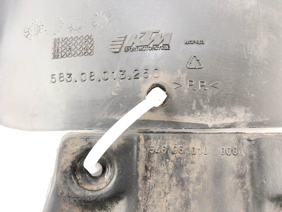KTM LC4 640 EGS [2004] - Protection des éclaboussures