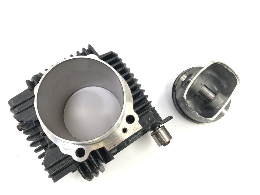 Ducati ST2 944 [1999] - Cylindre à piston horizontal