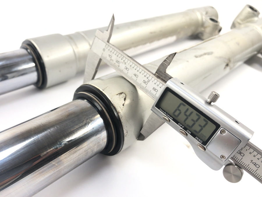 Yamaha TT 600 R DJ01 [1998] - Telegabel suspension fork with axis