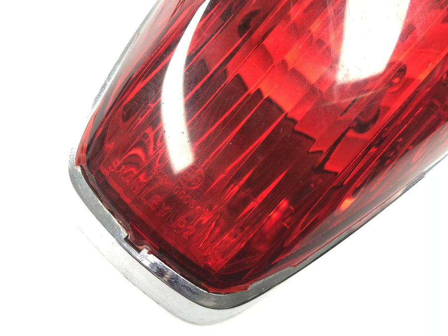 Honda VTX 1800 SC46 [2004] - feu arrière feu stop feu arrière boîtier chromé complet