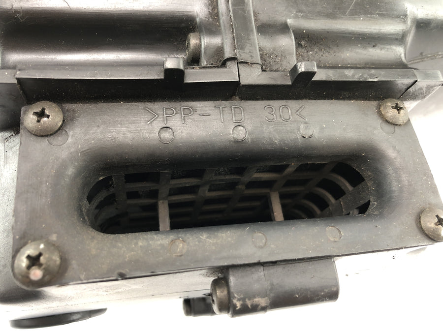Kawasaki GPZ 1100 ZXT10E [1997] - air filter box Airbox intake box