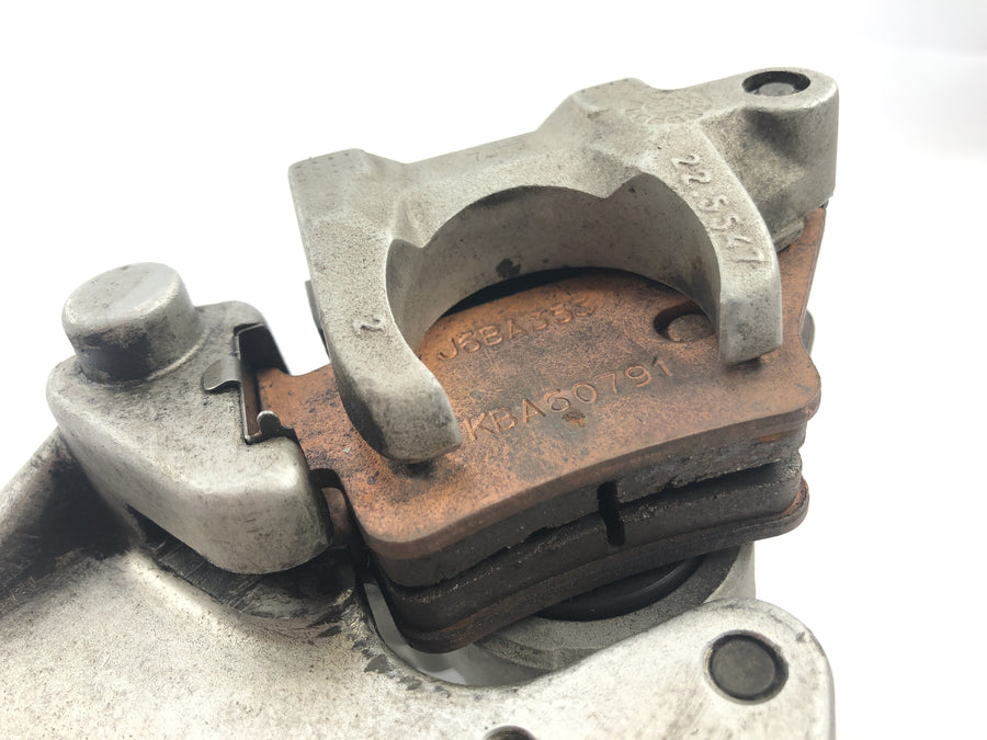 Yamaha TT 600 R DJ01 [1998] - brake caliper behind
