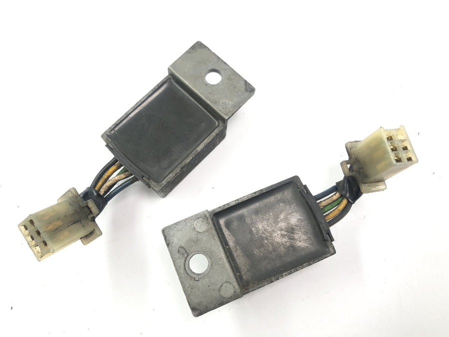 Honda GL 500 Silfursching PC02 [1982] - Adaptateur de chargeur de chargeur de redresseur du régulateur de tension
