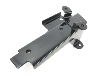 Kawasaki VN 1600 Mean Streak VNT60B [2005] - Bracket regulator