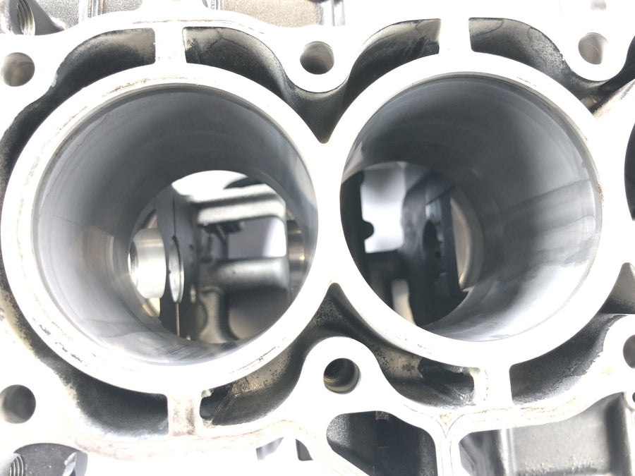 Honda CBR 1000 RR SC57 [2006] - Carter moteur bloc moteur bloc cylindre avec pistons