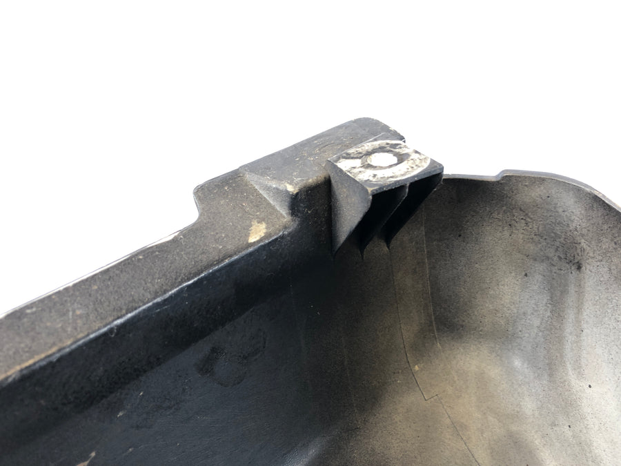 Yamaha XTZ 750 Super Tenere 3LD [1995] - Patte de fixation du panneau latéral arrière droit cassée