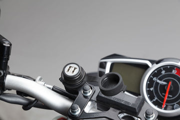 [SW-MOTECH] - USB-Doppel-Ladebuchse mit Kabelbaum – Bild 1