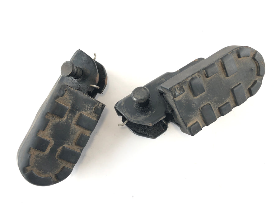 Triumph Tiger 900 T400 [1998] - Driver footrests left and right