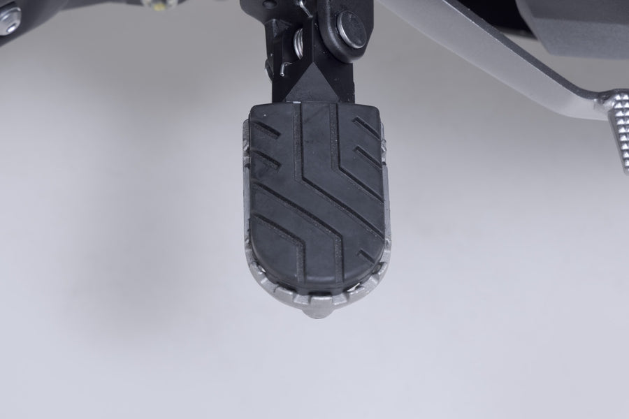 Kawasaki Versys 1100 [2025-2026] - ION footrest kit silver – picture 4