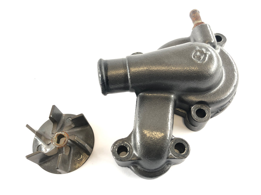 Husqvarna SMR 570 [2003] - Water pump cover with water pump wheel