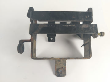 Suzuki DR 650 SP42B - Battery box with fuses