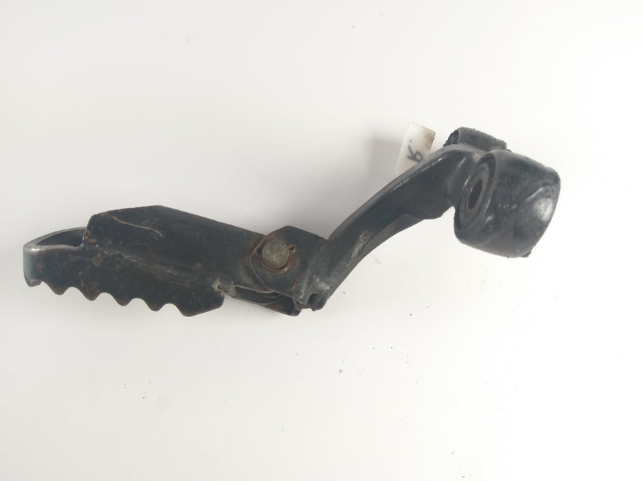 Suzuki DR 650 SP42B - footrest right complete