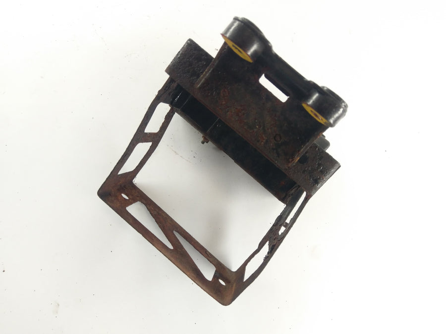 Suzuki GT 750 [1973] - Battery box battery holder