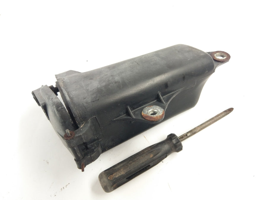 Honda XR 125 L JD19 [2005] - Boîte à outils avec tournevis