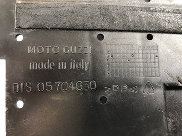 Moto Guzzi Norge 1200 LP [2006] - Couvercle de boîtier de batterie - 0