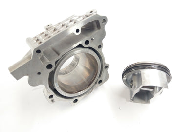 Aprilia RST 1000 Futura [2004] - Cylindre avec des pistons