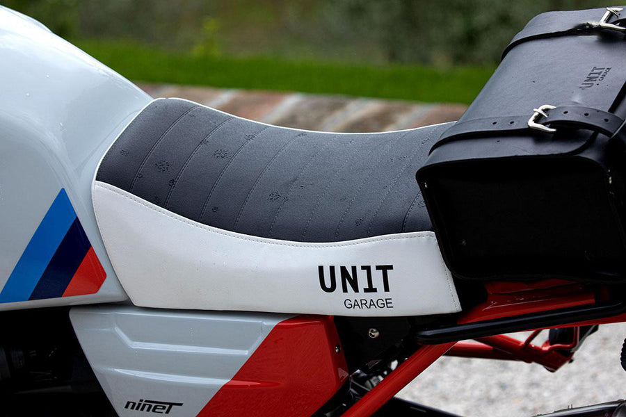 BMW R nineT 1200 Racer [2017-2020] - Vordere Sitzbank Kit aus Sky Weiß/Schwarz
