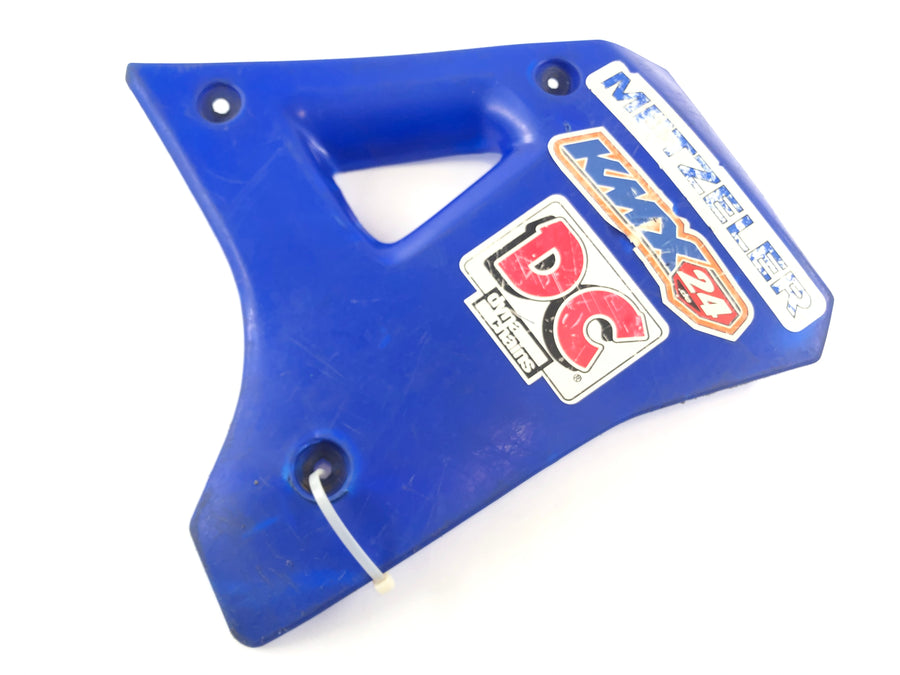Yamaha DT 125 4BL [1999] - Cache réservoir latéral droit