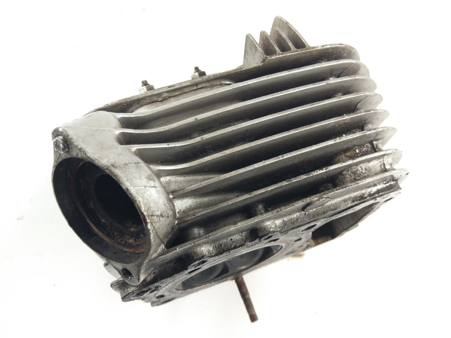 Suzuki Intruder VS 700 VP51A [1986] - Cylinder head